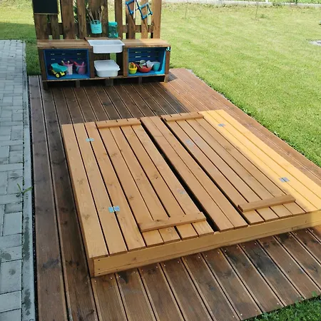 Rodinna Rezidence - Prazdninovy Dum Ferienhaus Zihobce